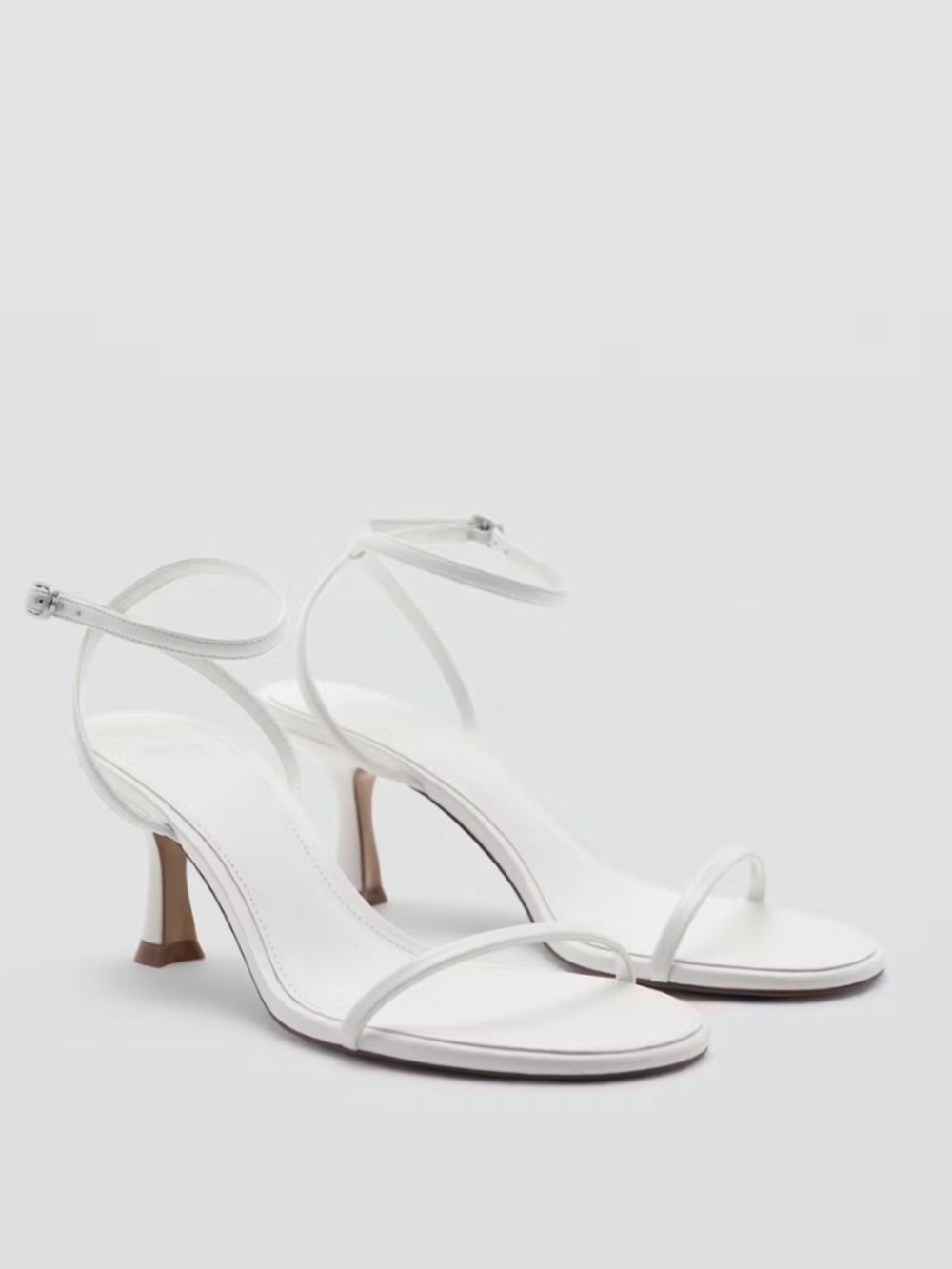 BUCKLE STRAP SANDALS